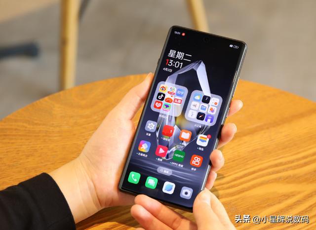 OPPO3G手机设计解读：尖端技术与用户体验的完美融合