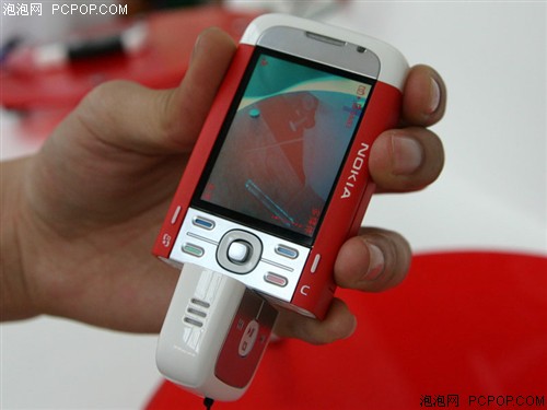 重温3G经典！诺基亚3310、摩托罗拉V3齐聚，谁是最强王者？