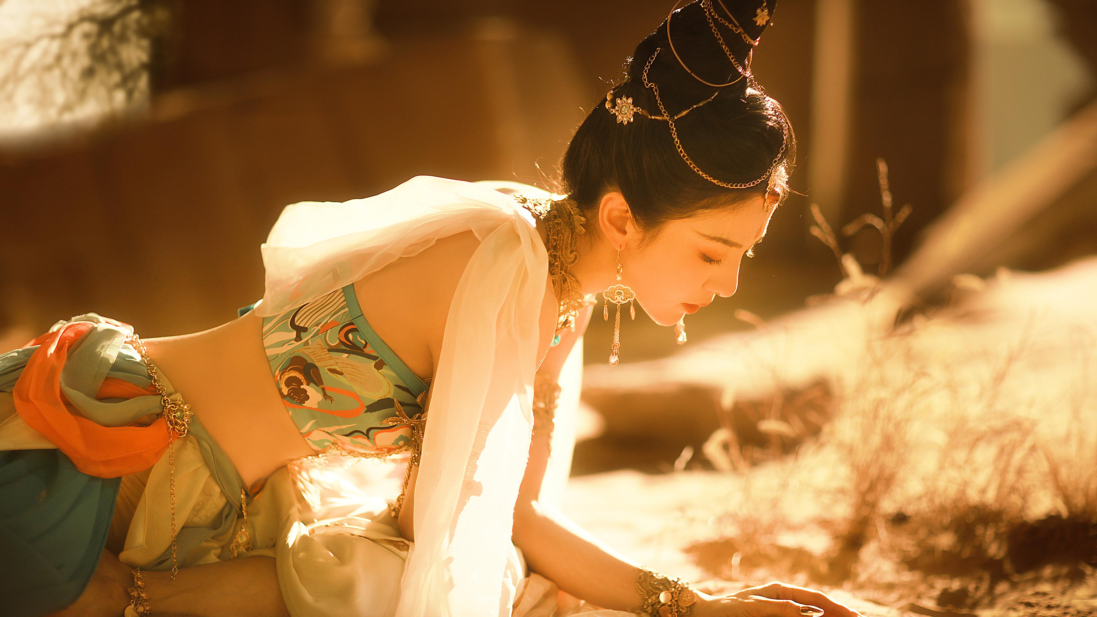 壁纸美女背影手机桌面_3g美女手机壁纸_壁纸美女手机背景图